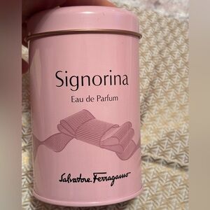 SALVATORE FERRAGAMO SIGNORINA Eau de Parfum Set 

EAU  de  PARFUM

NEW SEALED